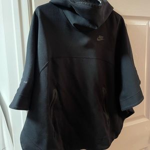 Women’s Nike tech fleece cape style